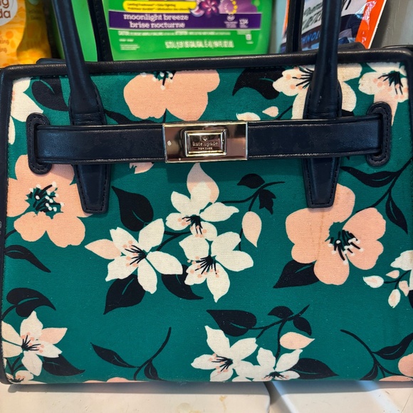 kate spade Handbags - Kate Spade Lucia Lily Blooms Top Handle Crossbody satchel bag.